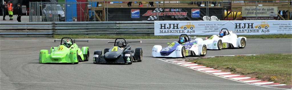 I heat 1 kommer Kevin Brandsborg i grøn nr. 37 forbi Kevin Suenson i sort nr. 8